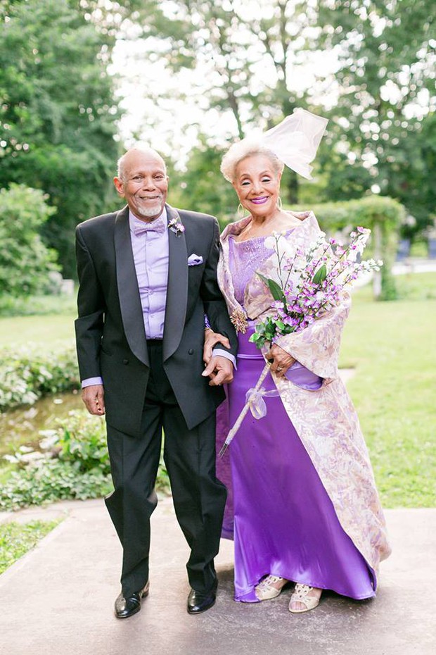 Nhan sắc xinh đẹp rạng rỡ của cô dâu 86 tuổi trong chiếc váy cưới tự thiết kế làm dân tình “phát hờn” - Ảnh 6.