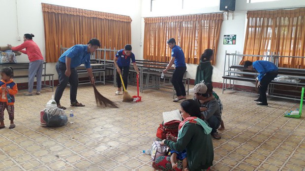 Người dân nô nức trở về nhà khi bão số 16 (Tembin) không vào miền Tây - Ảnh 10.