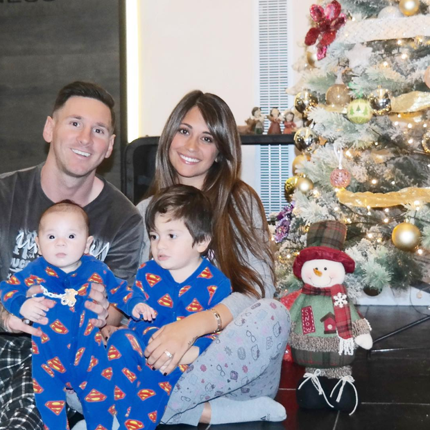 Những khoảnh khắc tình như cái bình của Messi và Antonella - Ảnh 9.