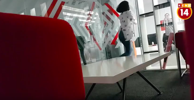 Clip: Người Sài Gòn có sợ phát khiếp khi bỗng nhiên nhìn thấy búp bê Annabelle ngoài đường phố? - Ảnh 9.