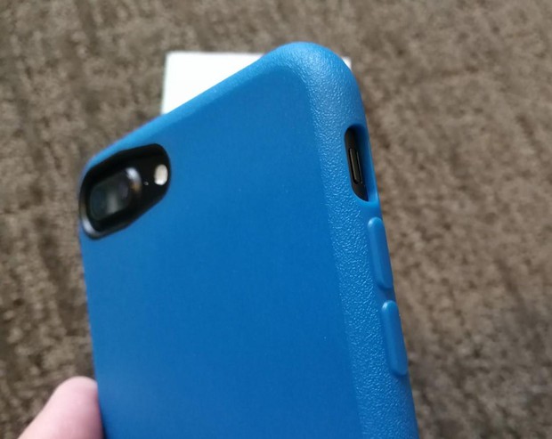 Đừng tưởng sử dụng ốp lưng cho smartphone là tốt, đây là 5 tác hại mà bạn không ngờ tới - Ảnh 2.