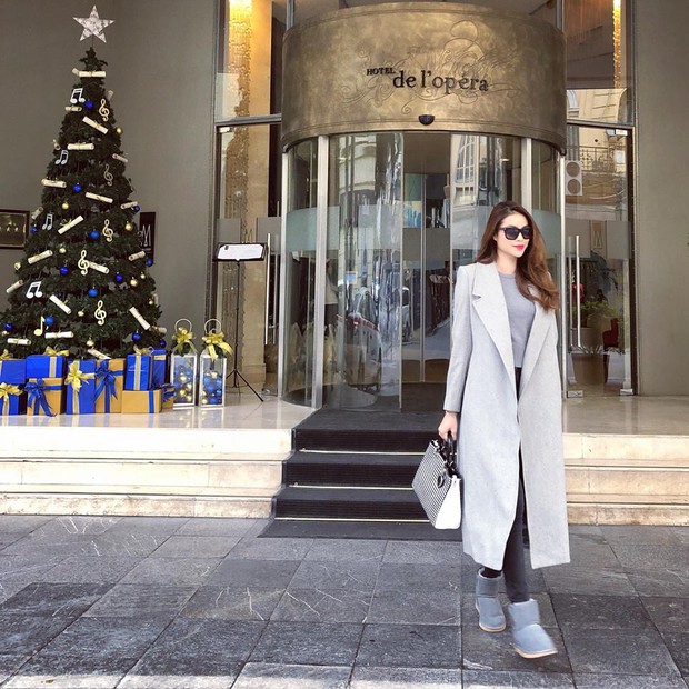 Mặc đồ cam chói lói cả góc phố, Hà Hồ không ngờ mình tâm đầu ý hợp với Victoria Beckham - Ảnh 4.