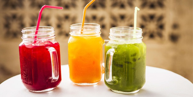 Những việc tuyệt đối không làm khi uống thuốc tây - Ảnh 2.