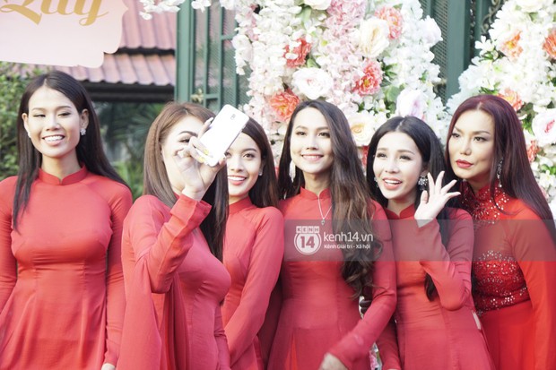 Clip độc quyền: Dàn phù dâu chuyển giới xinh đẹp gửi lời chúc mừng đám cưới đến công chúa Lâm Khánh Chi - Ảnh 4.