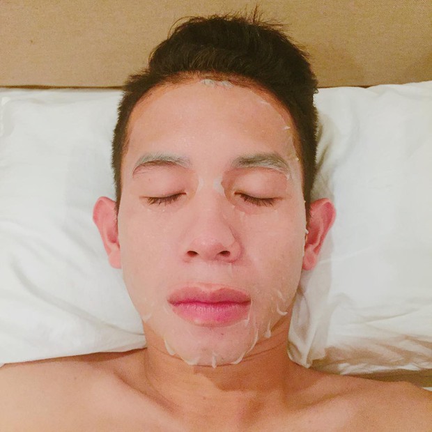 Ít ai ngờ người hùng Nguyễn Phong Hồng Duy của U23 Việt Nam cũng thích đắp mặt nạ giấy - Ảnh 2.