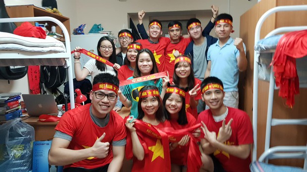 Bất chấp mưa tuyết, du học sinh Việt khắp thế giới đã sẵn sàng cổ vũ U23 Việt Nam! - Ảnh 9.