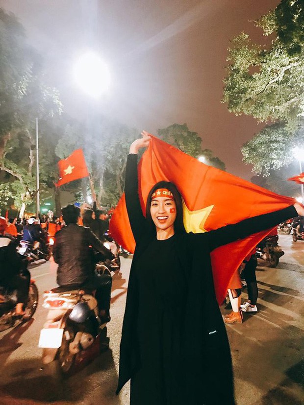 Chưa bao giờ street style của các người đẹp Việt lại ngập tràn cờ đỏ sao vàng như tuần vừa rồi - Ảnh 4.
