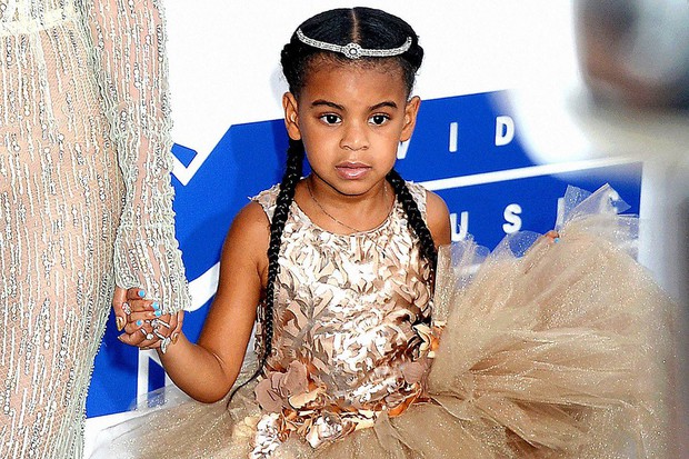 Beyoncé's daughter's life like a queen: At 6 years old, she has her own service crew and wears a 250 million VND dress to events - Photo 4.