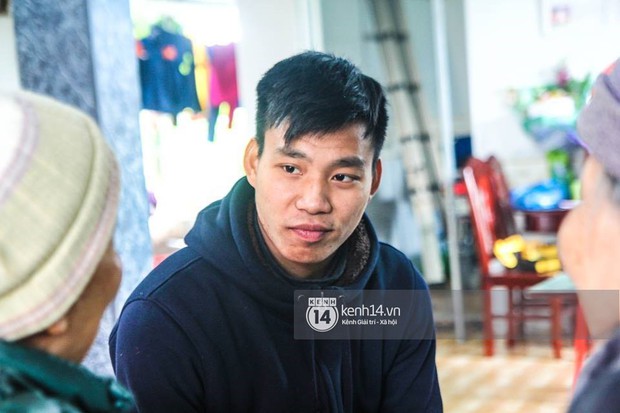 Văn Thanh nói về màn khoanh tay ăn mừng và tiết lộ chàng cầu thủ mà anh quý mến nhất trong đội tuyển U23 Việt Nam - Ảnh 4.