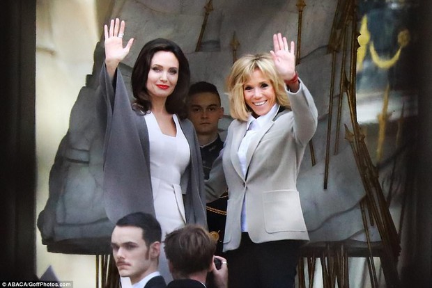 Angelina Jolie khoe thần thái đầy sang chảnh khi đưa Pax Thiên và các con tham quan Paris - Ảnh 15.