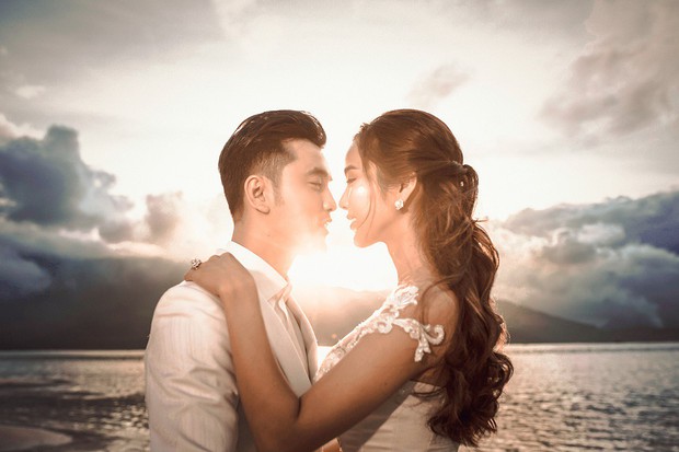 Ưng Hoàng Phúc khoá môi bà xã Kim Cương ngọt ngào trong bộ ảnh cưới, đã ấn định ngày cử hành hôn lễ - Ảnh 9.