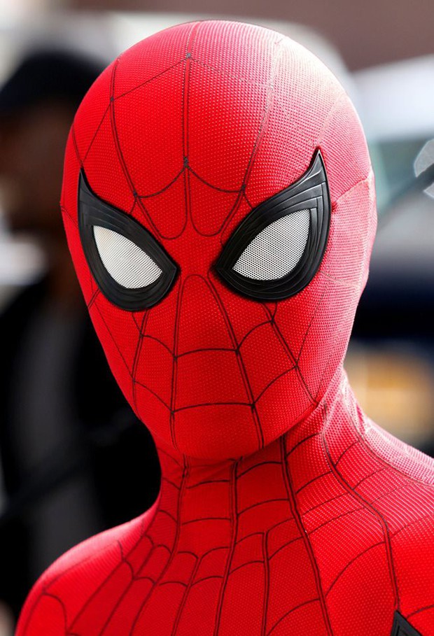 Bé Nhện Tom Holland khoe bộ giáp mới nhân dịp Spider-Man 2 đóng máy - Ảnh 15.