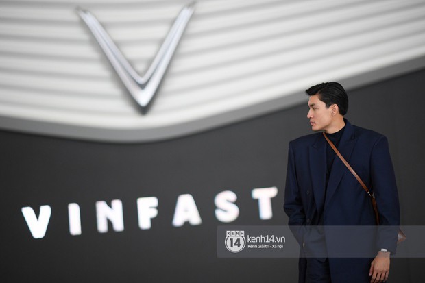  Quang Đại, Hoàng Thùy tập luyện cho lễ ra mắt VINFAST ở Paris Motor Show - Ảnh 13.