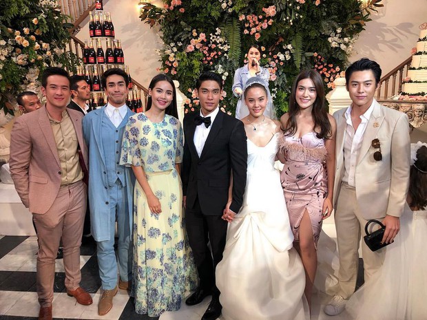 Siêu đám cưới mỹ nhân thị phi nhất Thái Lan và chồng kém 10 tuổi: Hoành tráng nhất là dàn siêu sao đến dự - Ảnh 11.