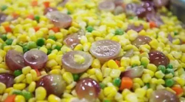 Dưa hấu xào chuối, da ếch... những món ăn kinh dị nhất ở canteen các trường ĐH Trung Quốc khiến sinh viên khiếp đảm - Ảnh 3.