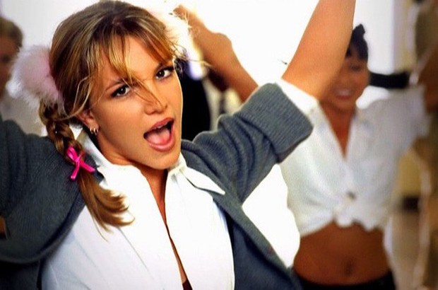 Baby One More Time tròn 20 tuổi: Quả bom nguyên tử của Britney Spears tái sinh làng nhạc Pop ngủ vùi - Ảnh 3.