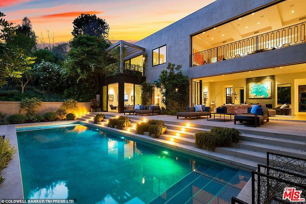 Kylie Jenner bought another villa as big as a palace for 315 billion, but this is only a small part of her fortune! - Photo 8.