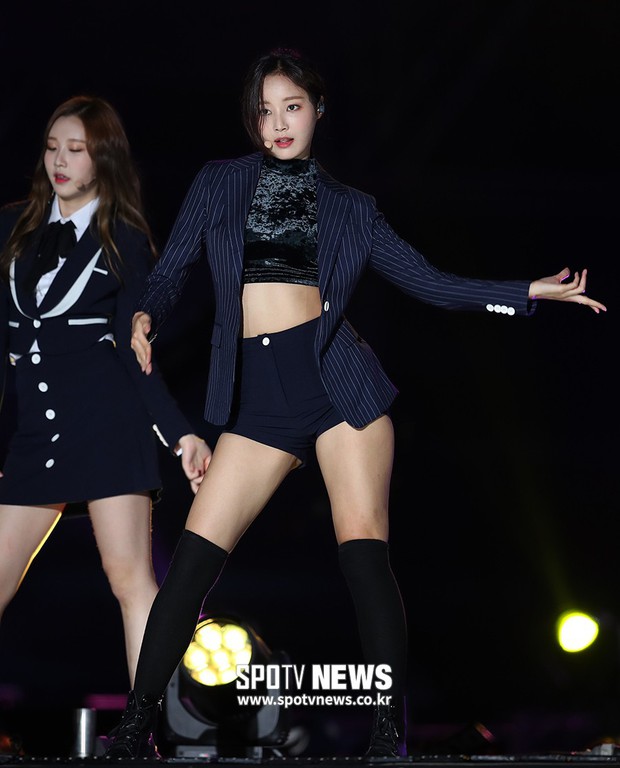 Toàn cảnh Asia Song Festival: Dàn nữ thần Red Velvet sexy khó cưỡng bên Wanna One, Vũ Cát Tường được cổ vũ nhiệt tình - Ảnh 15.