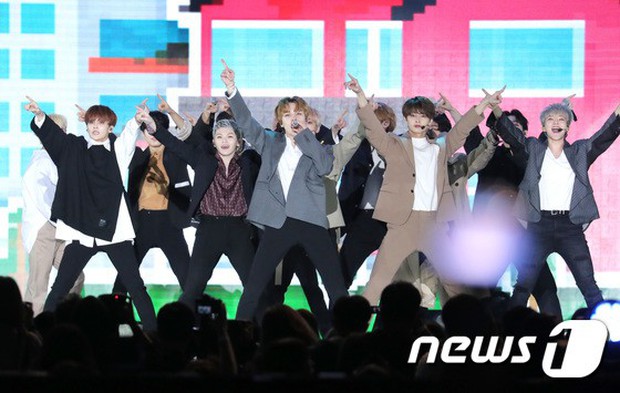 Toàn cảnh Asia Song Festival: Dàn nữ thần Red Velvet sexy khó cưỡng bên Wanna One, Vũ Cát Tường được cổ vũ nhiệt tình - Ảnh 22.