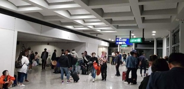 Chuyến bay Vietjet chở gần 200 hành khách đi Hàn Quốc đột ngột hạ cánh ở Hồng Kông vì lí do kĩ thuật - Ảnh 1.