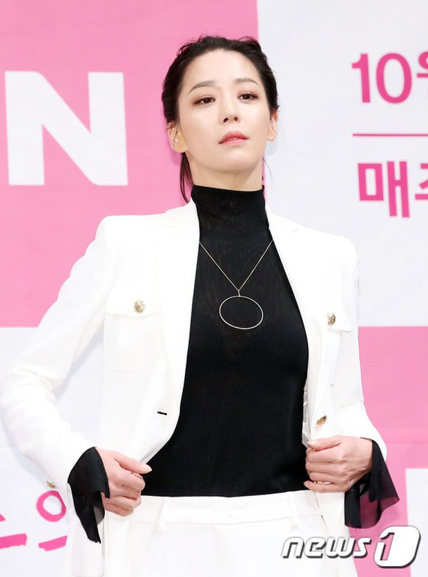 Trở lại sau 5 năm, Yoon Eun Hye hở da thịt táo bạo song gương mặt đầy dấu hiệu thẩm mỹ của cô mới gây chú ý - Ảnh 13.