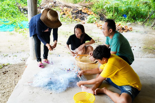 Thu Trang - Tiến Luật hăng hái đi phượt trong mưa giữa đảo ngọc Phú Quốc - Ảnh 5.
