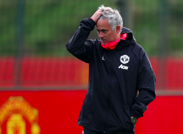 Báo Anh: MU sẽ sa thải Mourinho cuối tuần này bất chấp kết quả thế nào - Ảnh 1.