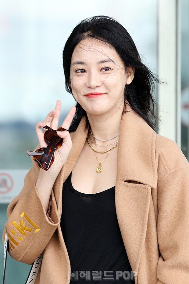 Bạn gái G-Dragon tăng cân vẫn thần thái ngút ngàn, Song Ji Hyo để mặt mộc 100% xuất sắc bên bộ đôi Running Man - Ảnh 12.