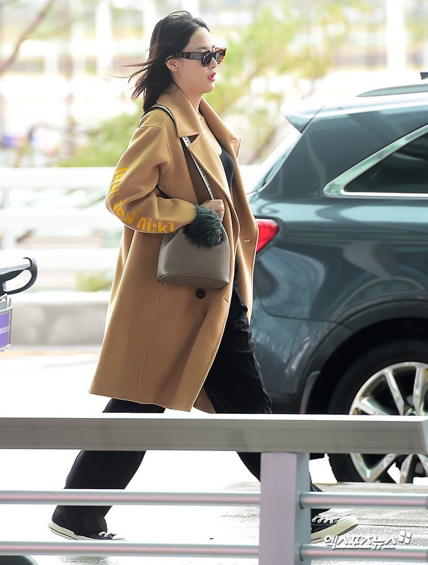 Bạn gái G-Dragon tăng cân vẫn thần thái ngút ngàn, Song Ji Hyo để mặt mộc 100% xuất sắc bên bộ đôi Running Man - Ảnh 7.