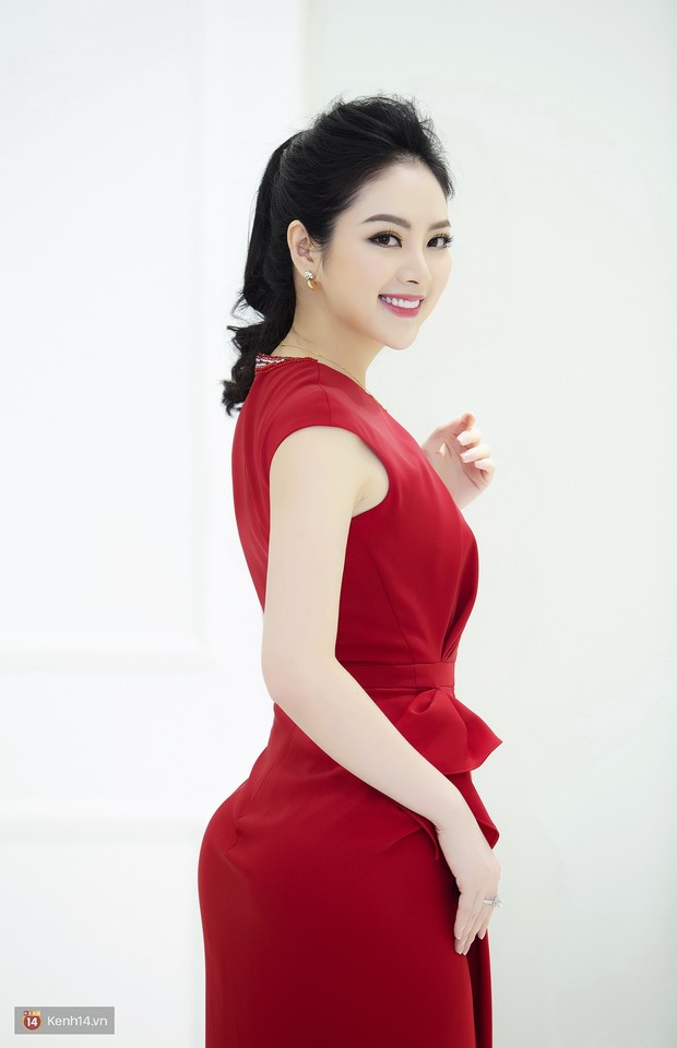 Thỉnh thoảng xuất hiện, Hoa hậu Thùy Lâm vẫn nổi bật vượt trội bởi nhan sắc xinh đẹp và trẻ trung - Ảnh 9.
