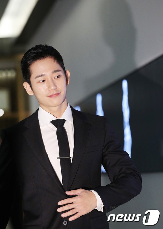 Nữ thần Yoona và mỹ nam Jung Hae In giống nhau bất ngờ, đẹp đôi đến mức trông như đóng phim tại sự kiện - Ảnh 6.