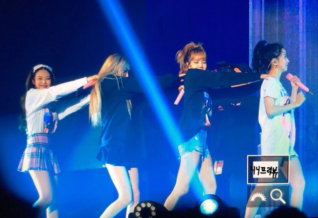 Vắng Dua Lipa, Black Pink vẫn diễn Kiss and Make Up cực sung tại solo concert đầu tay - Ảnh 4.