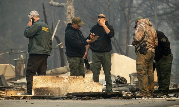 Toàn cảnh vụ cháy rừng thảm khốc nhất lịch sử California: Rất nhiều gia đình đã mất đi tổ ấm - Ảnh 21.
