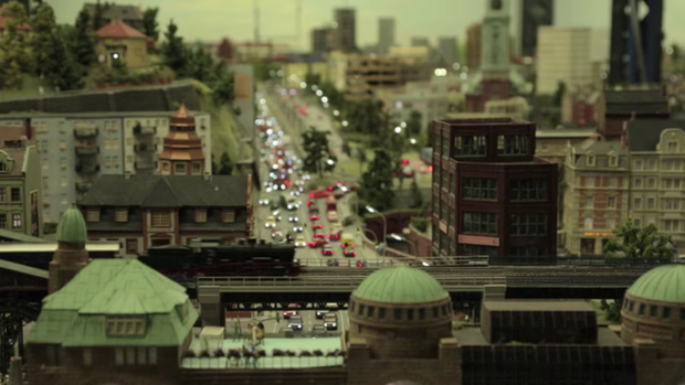 Google chế tạo xe Street View thu nhỏ, giúp chúng ta tham quan bên trong mô hình lớn nhất thế giới - Ảnh 35.