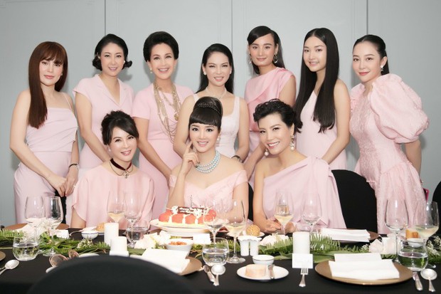 Dàn mỹ nhân U50 hội ngộ, khoe nhan sắc đẹp bất chấp thời gian trong sinh nhật tròn 47 tuổi của Hoa hậu Giáng My - Ảnh 8.