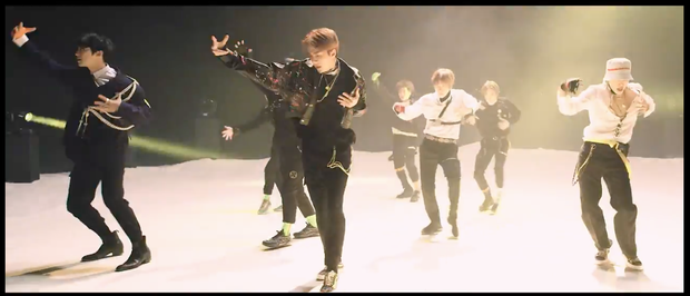 Xem vài giây góp mặt của Lay trong MV mới của EXO, fan bất bình: Đây là thành viên nhóm hay chỉ là khách mời thế? - Ảnh 4.