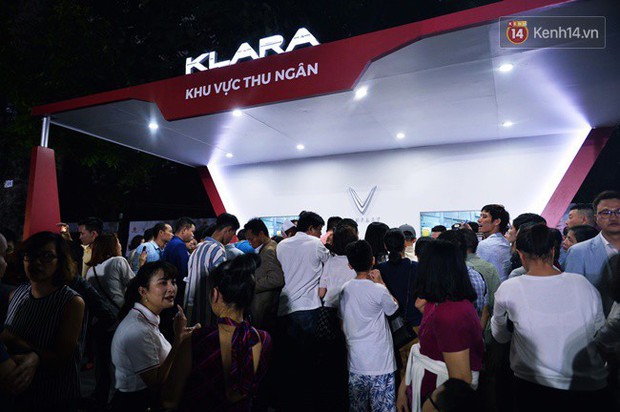 Xe máy điện thông minh Klara của VinFast cháy hàng ngay sau 15 phút ra mắt - Ảnh 2. Xe máy điện thông minh Klara của VinFast cháy hàng ngay sau 15 phút ra mắt - Ảnh 2.