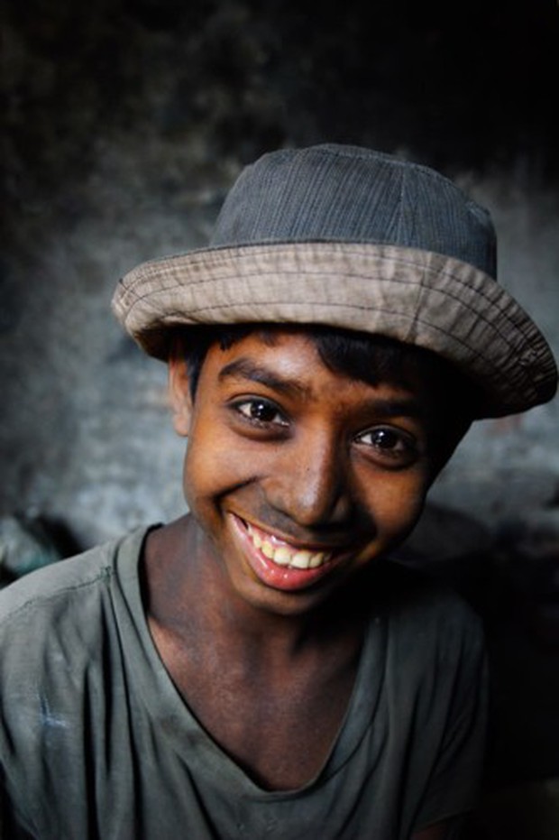 Ảnh: Câu chuyện đau lòng về những đứa trẻ phải “bán” tuổi thơ ở Bangladesh - Ảnh 19.
