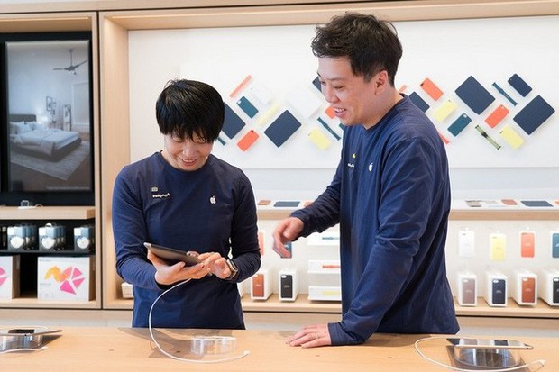 Apple bị tố “chơi xấu” đại lý Hàn Quốc, ép phải mua iPhone trưng bày và tự xây kệ trải nghiệm - Ảnh 2.