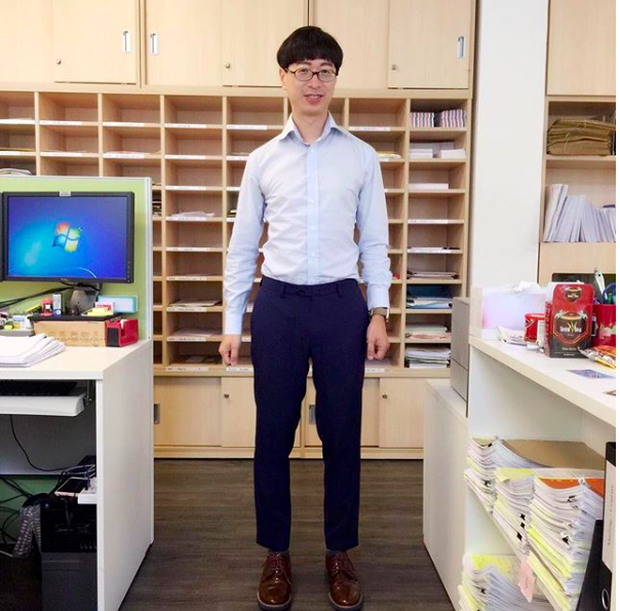 Nam giáo sư Hong Kong thích mặc váy, trang điểm khi đi dạy: Người ta bảo tôi là gay nhưng tôi không khó chịu - Ảnh 13.