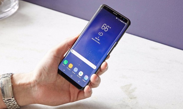 Điểm danh chỉ mặt 3 ý tưởng smartphone màn hình cong đầy tiềm năng của Samsung - Ảnh 1.