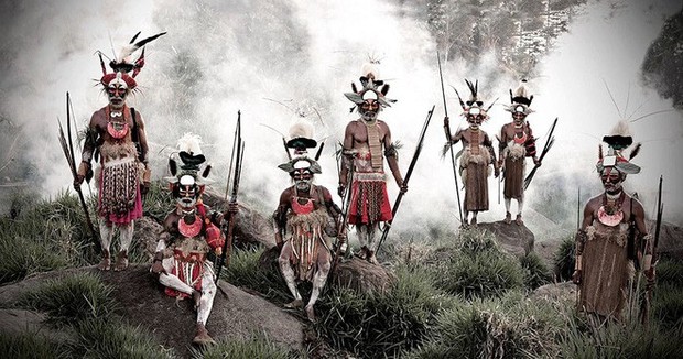 21 bức ảnh đẹp đến nín thở của các bộ lạc biệt lập từ khắp nơi trên thế giới - Ảnh 12.