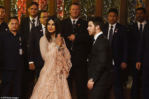 Sau đám cưới, Nick Jonas và Hoa hậu Thế giới lại trở thành khách mời lộng lẫy tại hôn lễ của rich kid giàu nhất Ấn Độ - Ảnh 6.
