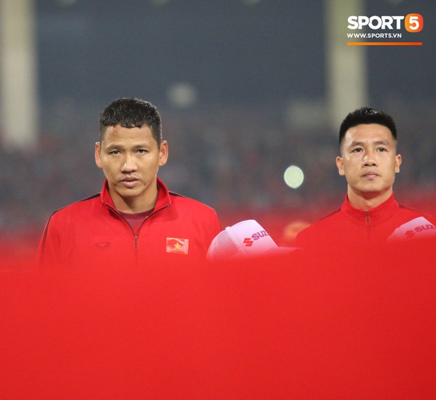 Giây phút chào cờ xúc động của đội tuyển Việt Nam, Đình Trọng, Hồng Duy cùng cầu Nguyện trước khi xung trận - Ảnh 8.
