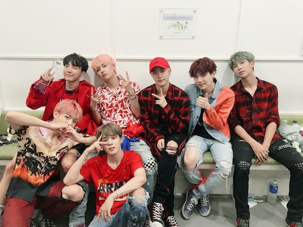 Sau 3 giải Daesang danh giá tại MAMA 2018, BTS lập thêm kỉ lục mới vượt mặt BLACKPINK - Ảnh 2.