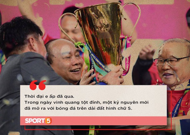 Huyền thoại Thái Lan Kiatisuk đăng ảnh đi bão, chúc mừng chiến tích vô địch của đội tuyển Việt Nam - Ảnh 2.