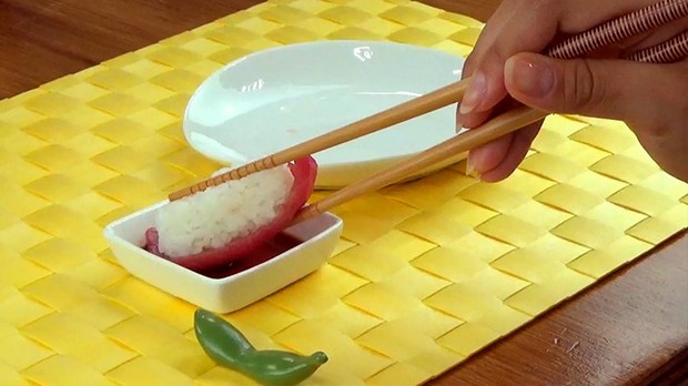 Đầu bếp người Nhật nổi tiếng tiết lộ cách ăn sushi hoàn hảo nhất - Ảnh 6.