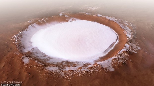 Giáng Sinh trên sao Hỏa: ESA công bố bức ảnh băng tuyết tuyệt đẹp ở hành tinh Đỏ - Ảnh 1.
