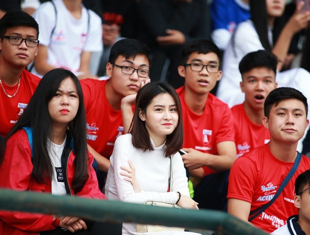 Những nữ sinh bị chụp lén nổi đình đám năm 2018: Đẹp xuất sắc, thần thái hơn cả ảnh selfie - Ảnh 3.