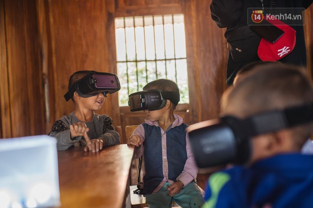Trẻ em Tri Lễ thích thú khám phá thế giới qua lăng kính VR - Ảnh 4.